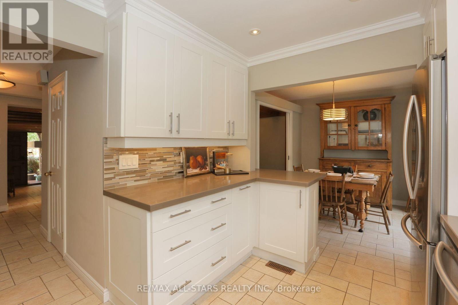 18 Sir Brandiles Place, Markham (Markham Village), Ontario  L3P 2Z5 - Photo 12 - N12412901