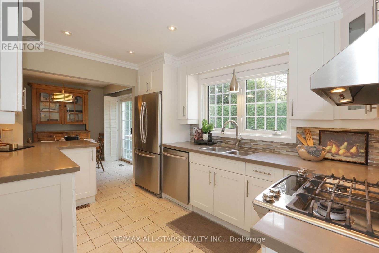 18 Sir Brandiles Place, Markham (Markham Village), Ontario  L3P 2Z5 - Photo 16 - N12412901