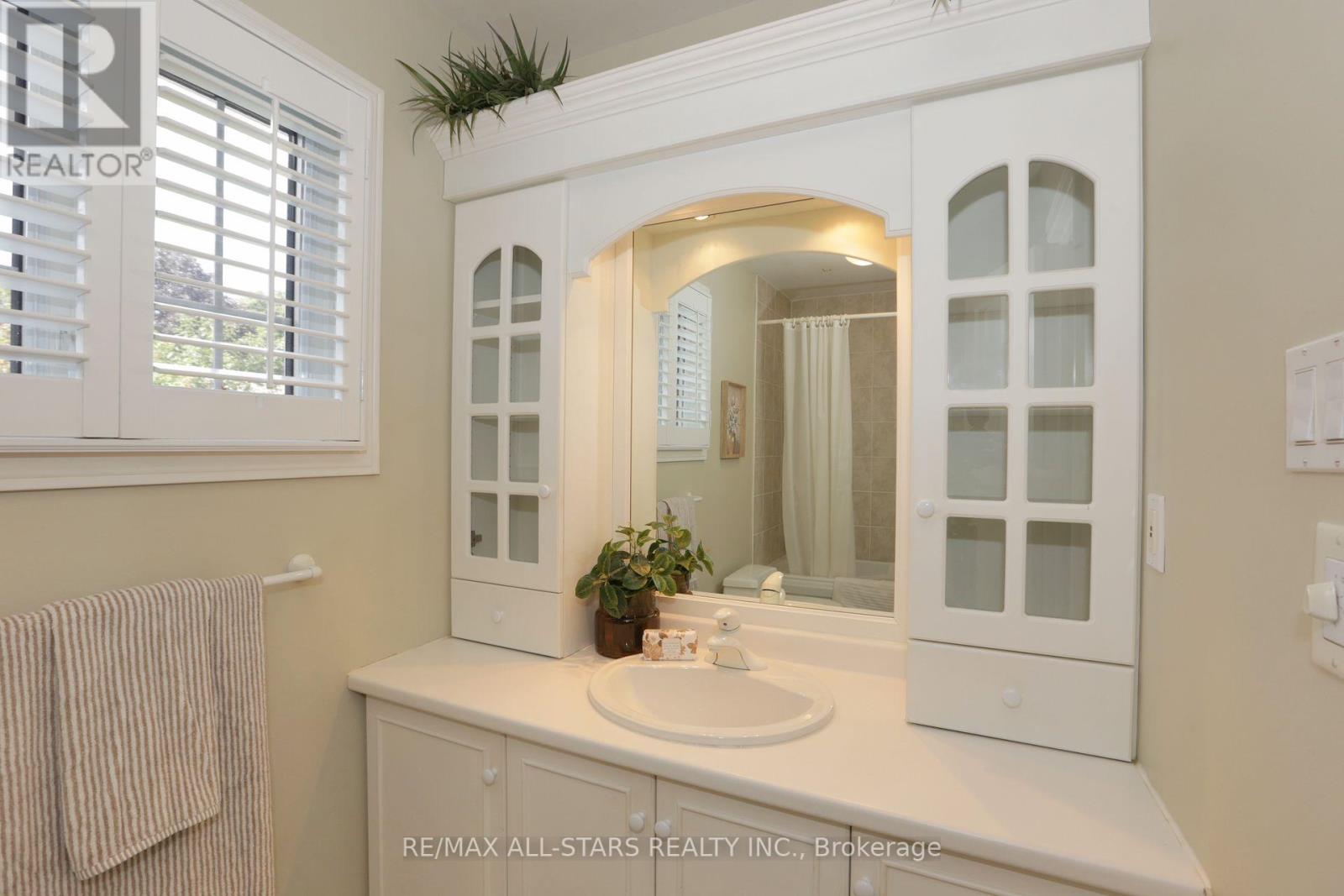 18 Sir Brandiles Place, Markham (Markham Village), Ontario  L3P 2Z5 - Photo 21 - N12412901
