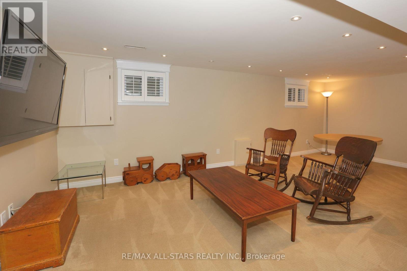 18 Sir Brandiles Place, Markham (Markham Village), Ontario  L3P 2Z5 - Photo 22 - N12412901