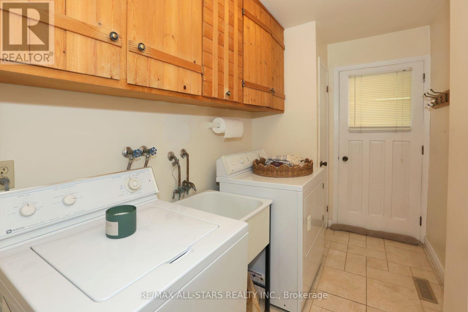 18 Sir Brandiles Place, Markham (Markham Village), Ontario  L3P 2Z5 - Photo 9 - N12412901