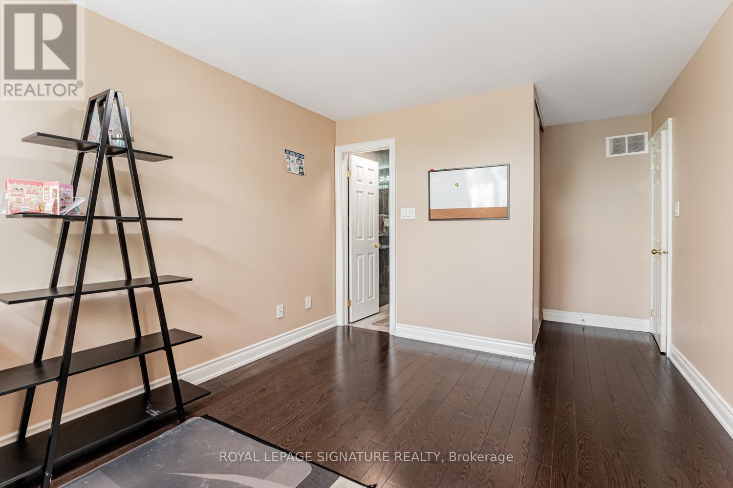 5 Sandcherry Avenue, Markham, Ontario  L3S 4B3 - Photo 16 - N12412906