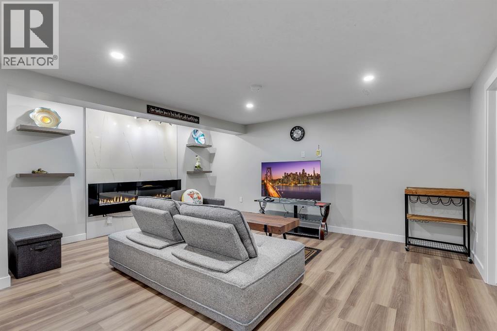 8031 Huntwick Hill Ne, Calgary, Alberta  T2K 4G9 - Photo 20 - A2219660