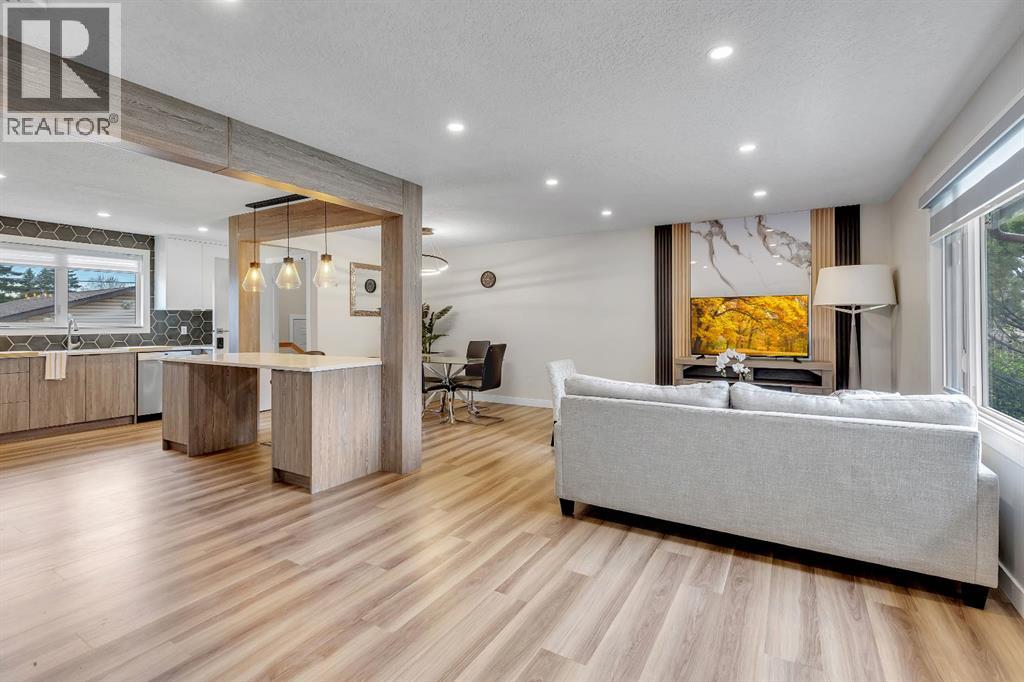 8031 Huntwick Hill Ne, Calgary, Alberta  T2K 4G9 - Photo 6 - A2219660