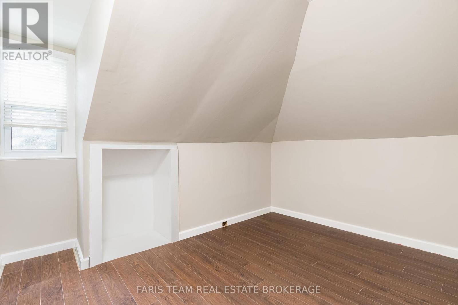 79 Poyntz Street, Penetanguishene, Ontario  L9M 1N9 - Photo 19 - S12412909
