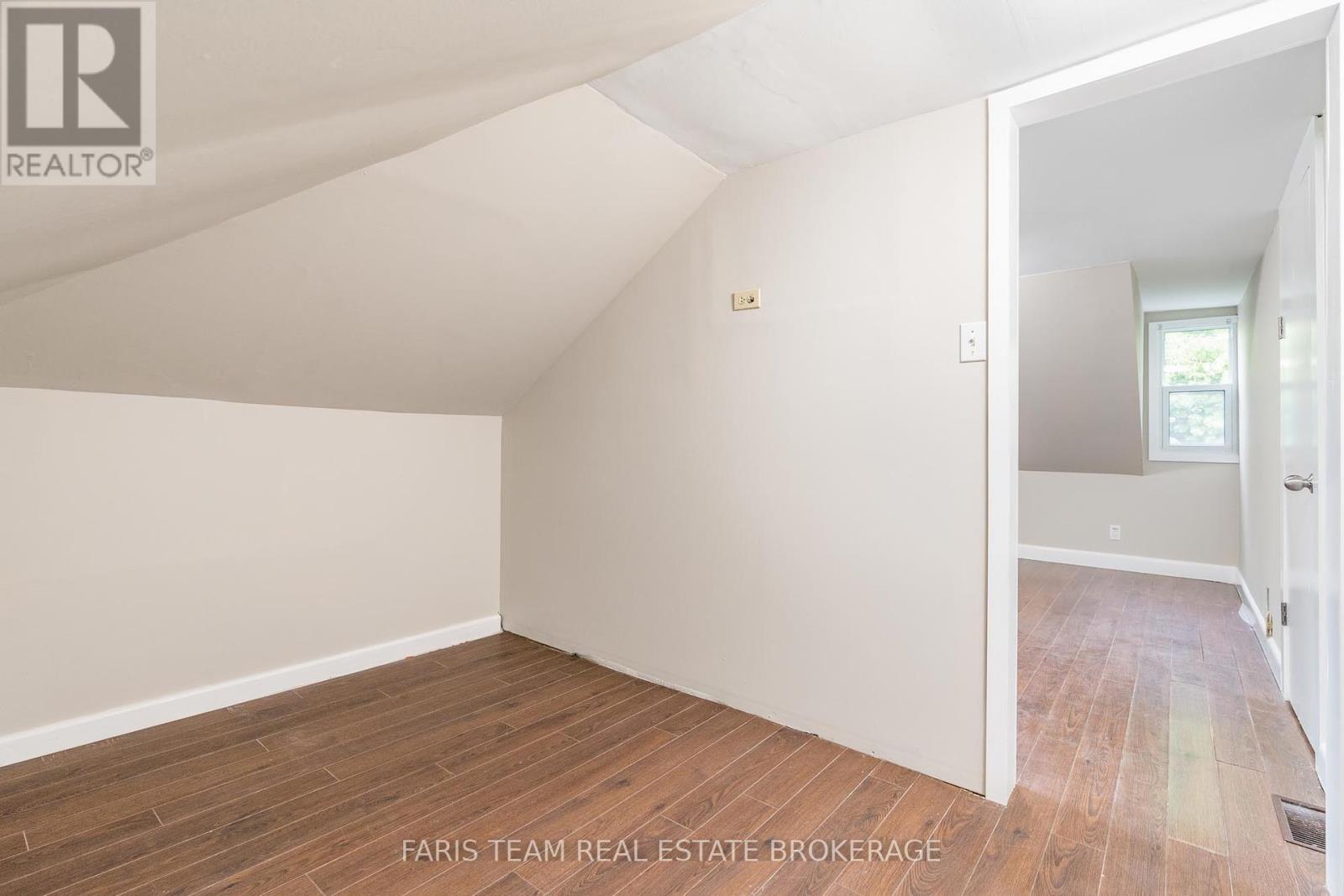 79 Poyntz Street, Penetanguishene, Ontario  L9M 1N9 - Photo 20 - S12412909