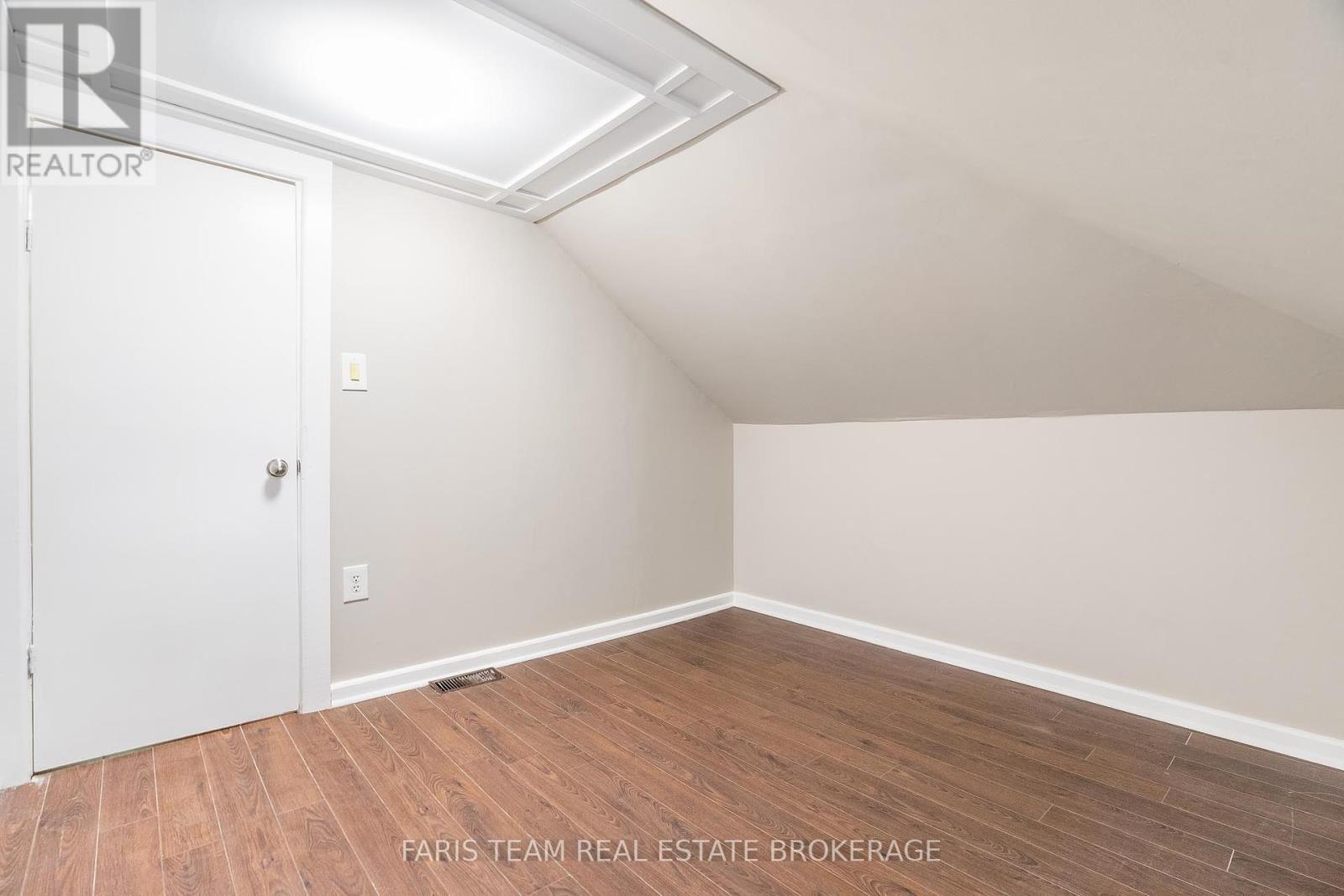 79 Poyntz Street, Penetanguishene, Ontario  L9M 1N9 - Photo 22 - S12412909
