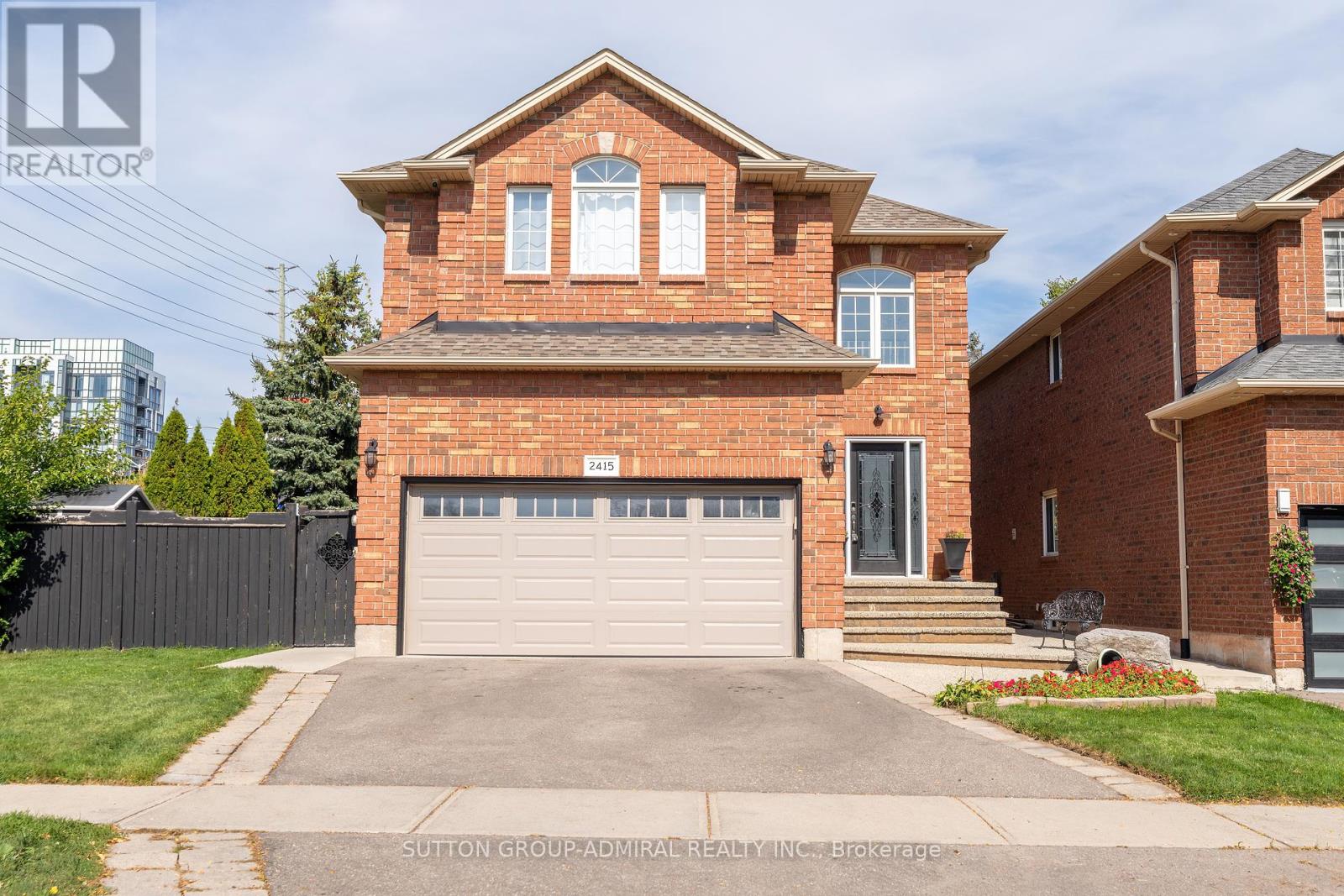 2415 Valley Heights Crescent, Oakville (Ro River Oaks), Ontario  L6H 6X2 - Photo 1 - W12412786