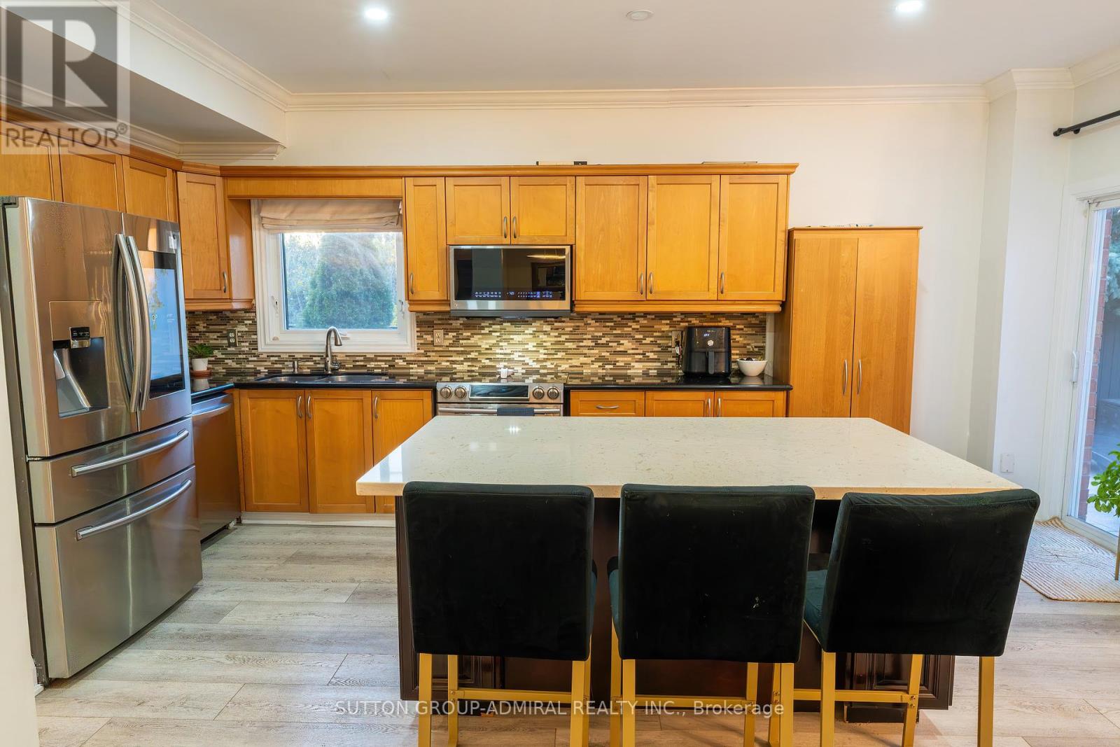 2415 Valley Heights Crescent, Oakville (Ro River Oaks), Ontario  L6H 6X2 - Photo 12 - W12412786