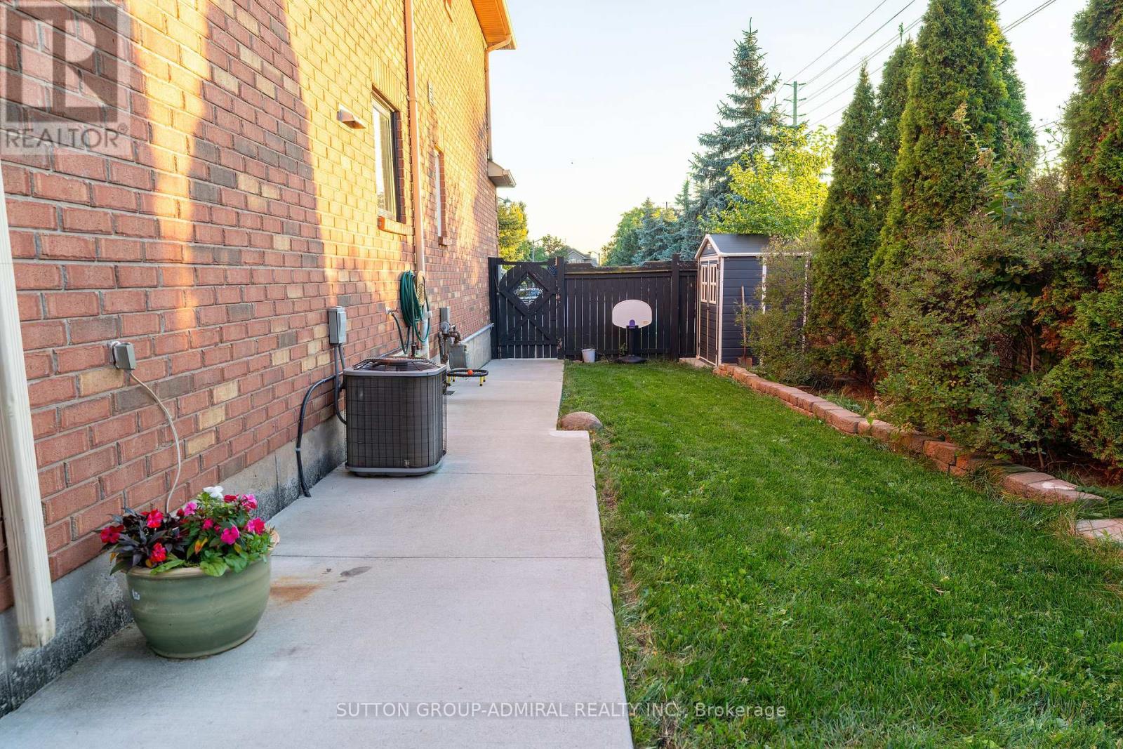 2415 Valley Heights Crescent, Oakville (Ro River Oaks), Ontario  L6H 6X2 - Photo 35 - W12412786