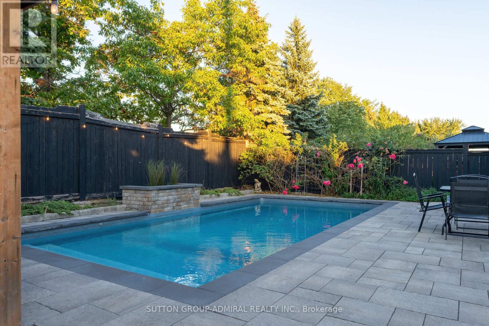 2415 Valley Heights Crescent, Oakville (Ro River Oaks), Ontario  L6H 6X2 - Photo 38 - W12412786