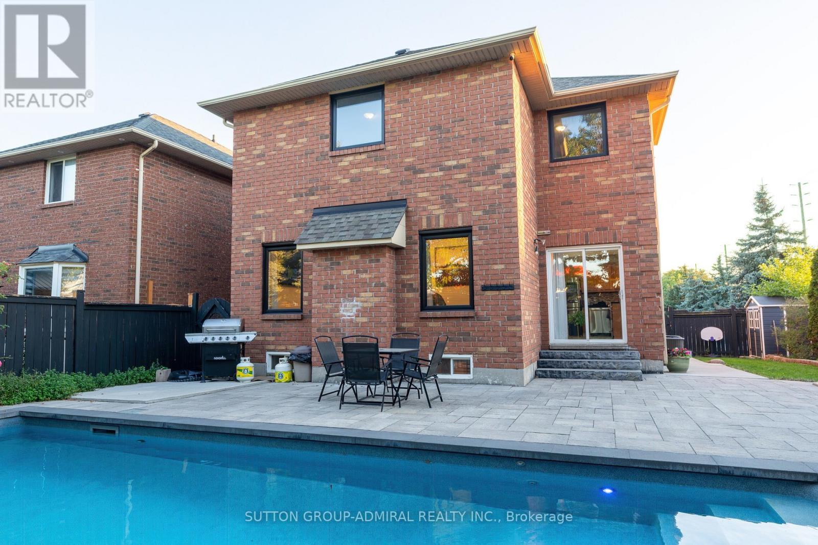 2415 Valley Heights Crescent, Oakville (Ro River Oaks), Ontario  L6H 6X2 - Photo 39 - W12412786