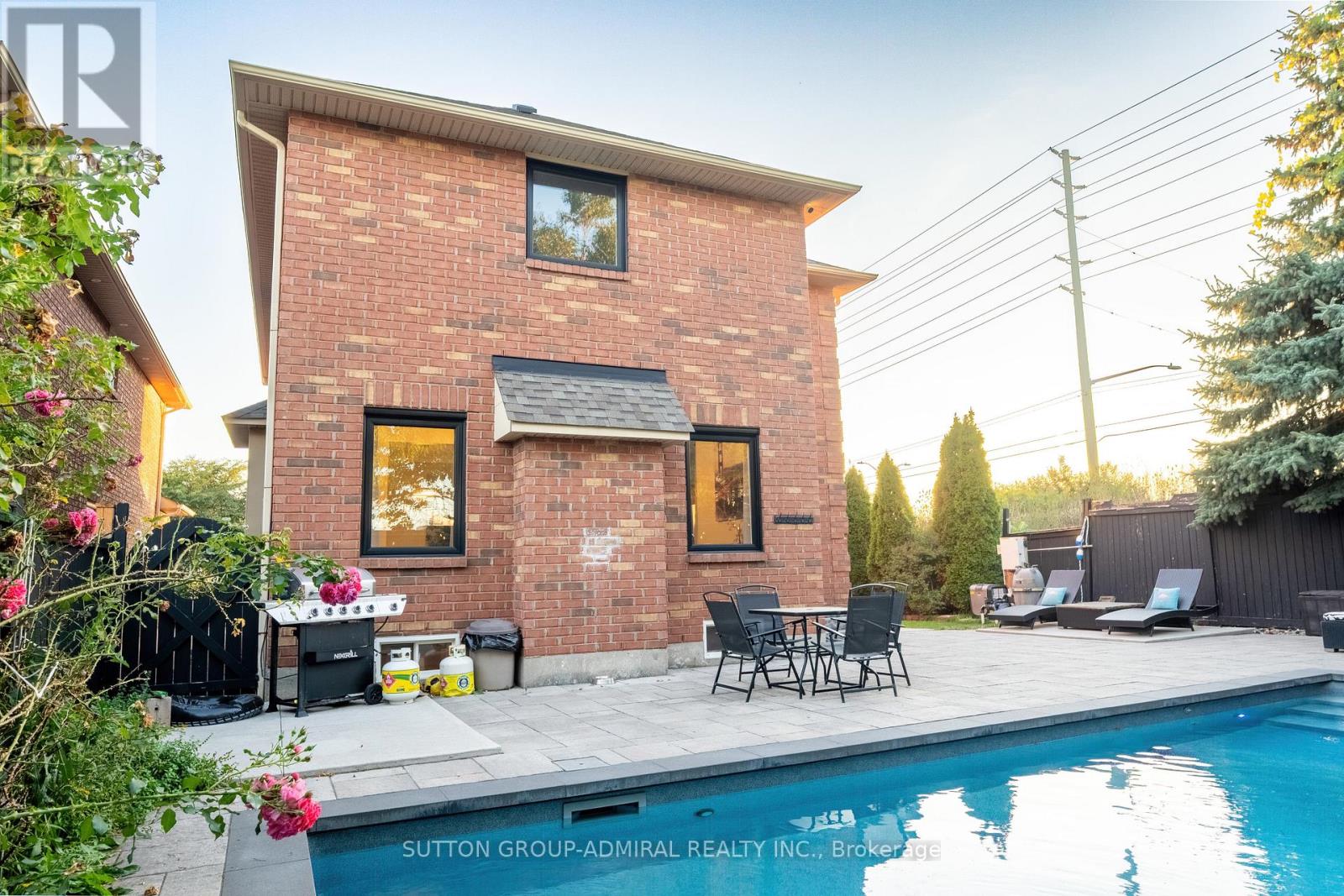 2415 Valley Heights Crescent, Oakville (Ro River Oaks), Ontario  L6H 6X2 - Photo 40 - W12412786