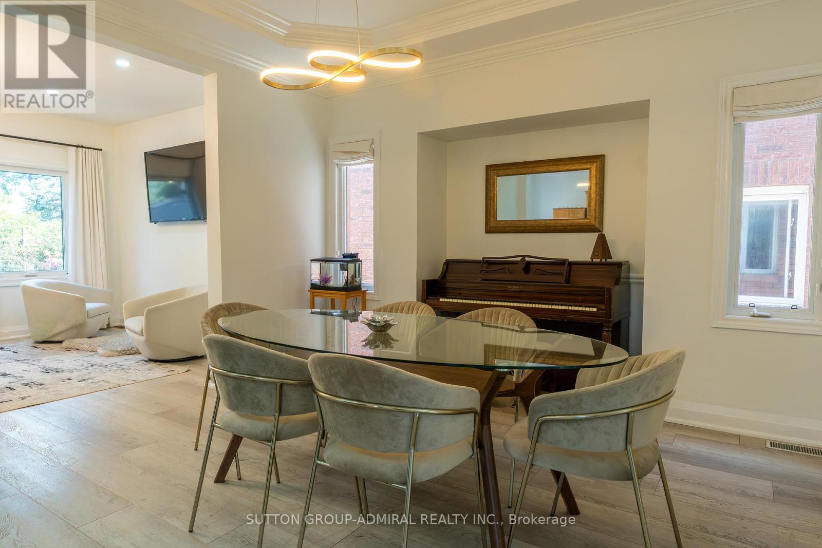 2415 Valley Heights Crescent, Oakville (Ro River Oaks), Ontario  L6H 6X2 - Photo 6 - W12412786