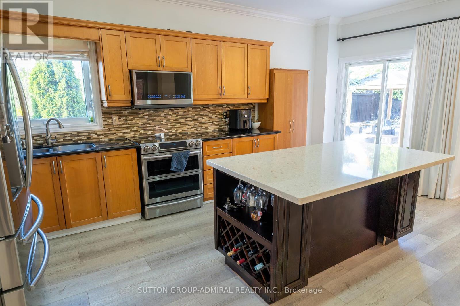 2415 Valley Heights Crescent, Oakville (Ro River Oaks), Ontario  L6H 6X2 - Photo 9 - W12412786