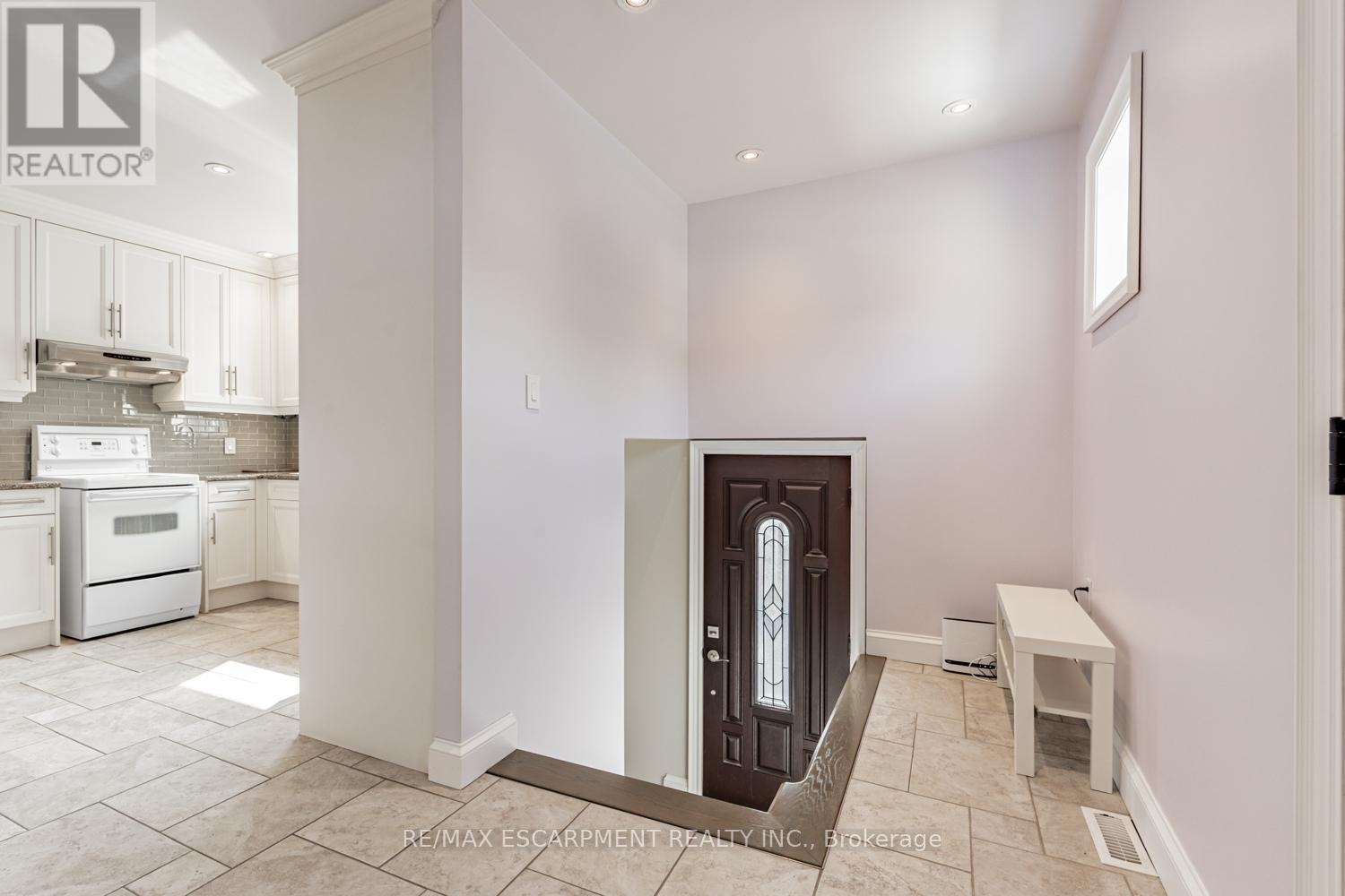19 Stock Avenue, Toronto, Ontario  M8Z 5C3 - Photo 15 - W12412797