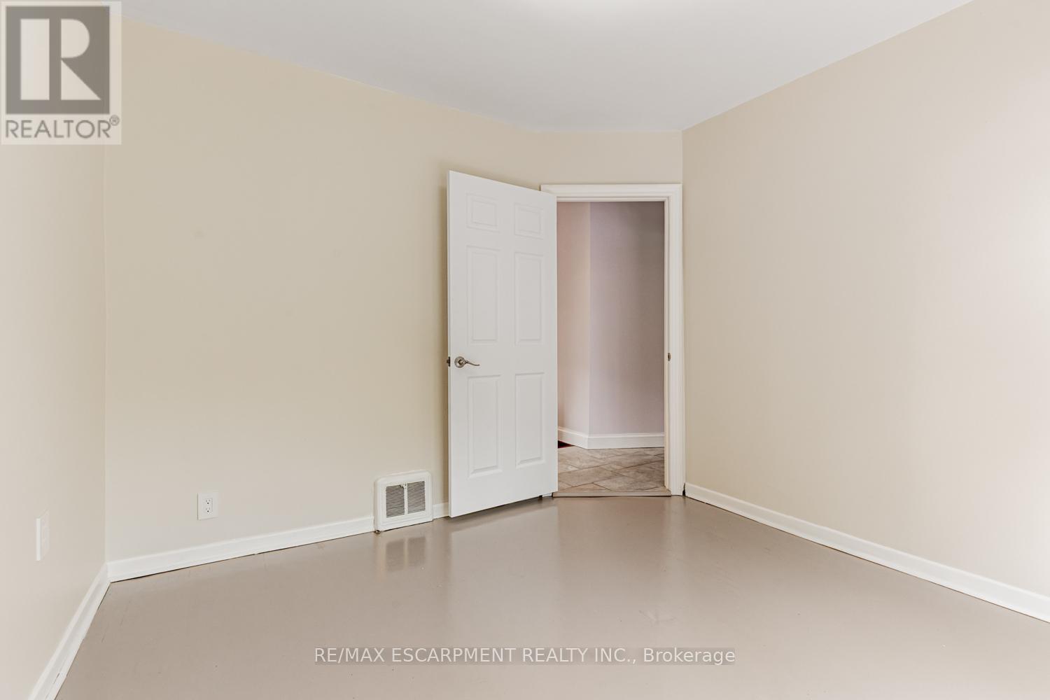 19 Stock Avenue, Toronto, Ontario  M8Z 5C3 - Photo 21 - W12412797