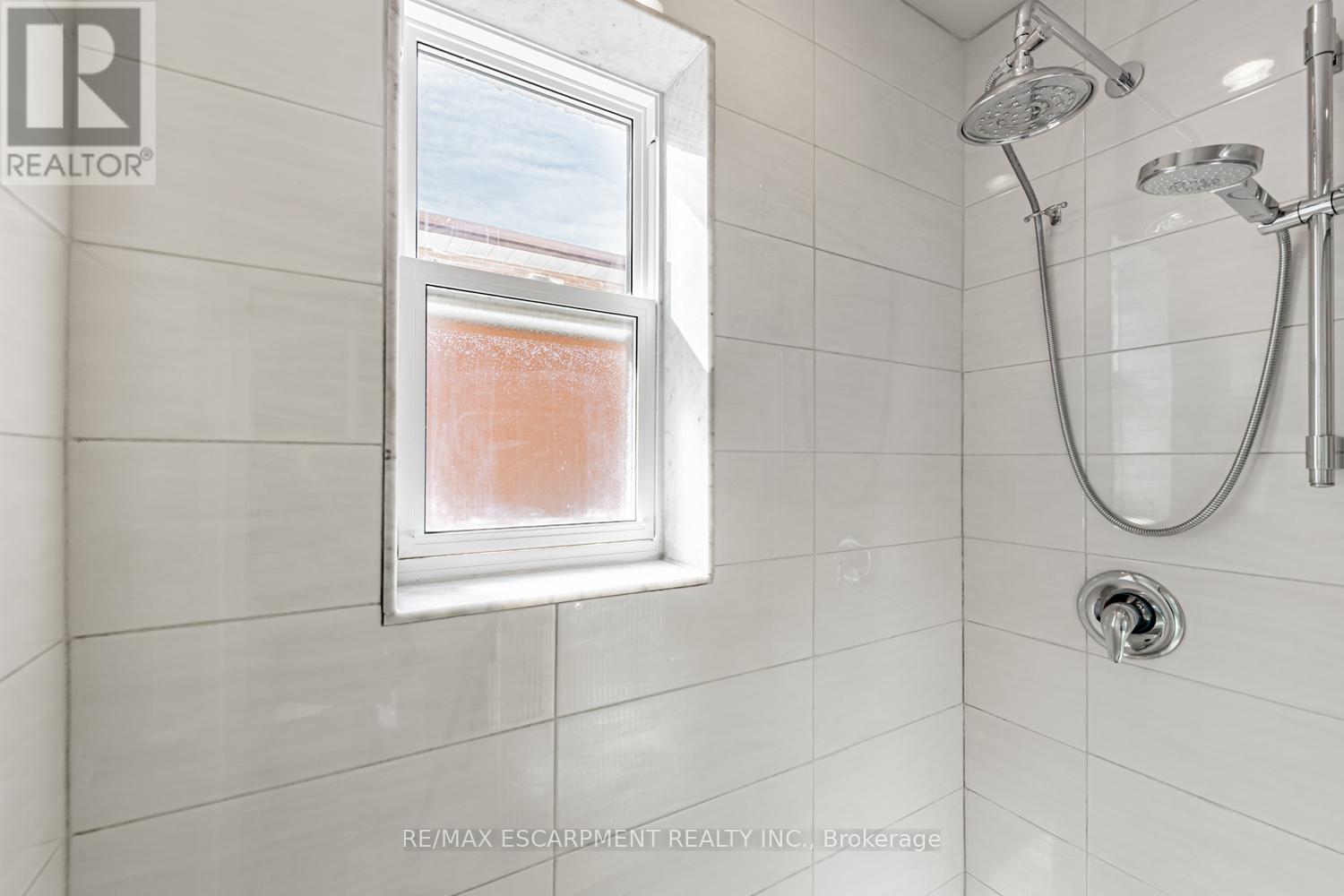 19 Stock Avenue, Toronto, Ontario  M8Z 5C3 - Photo 26 - W12412797