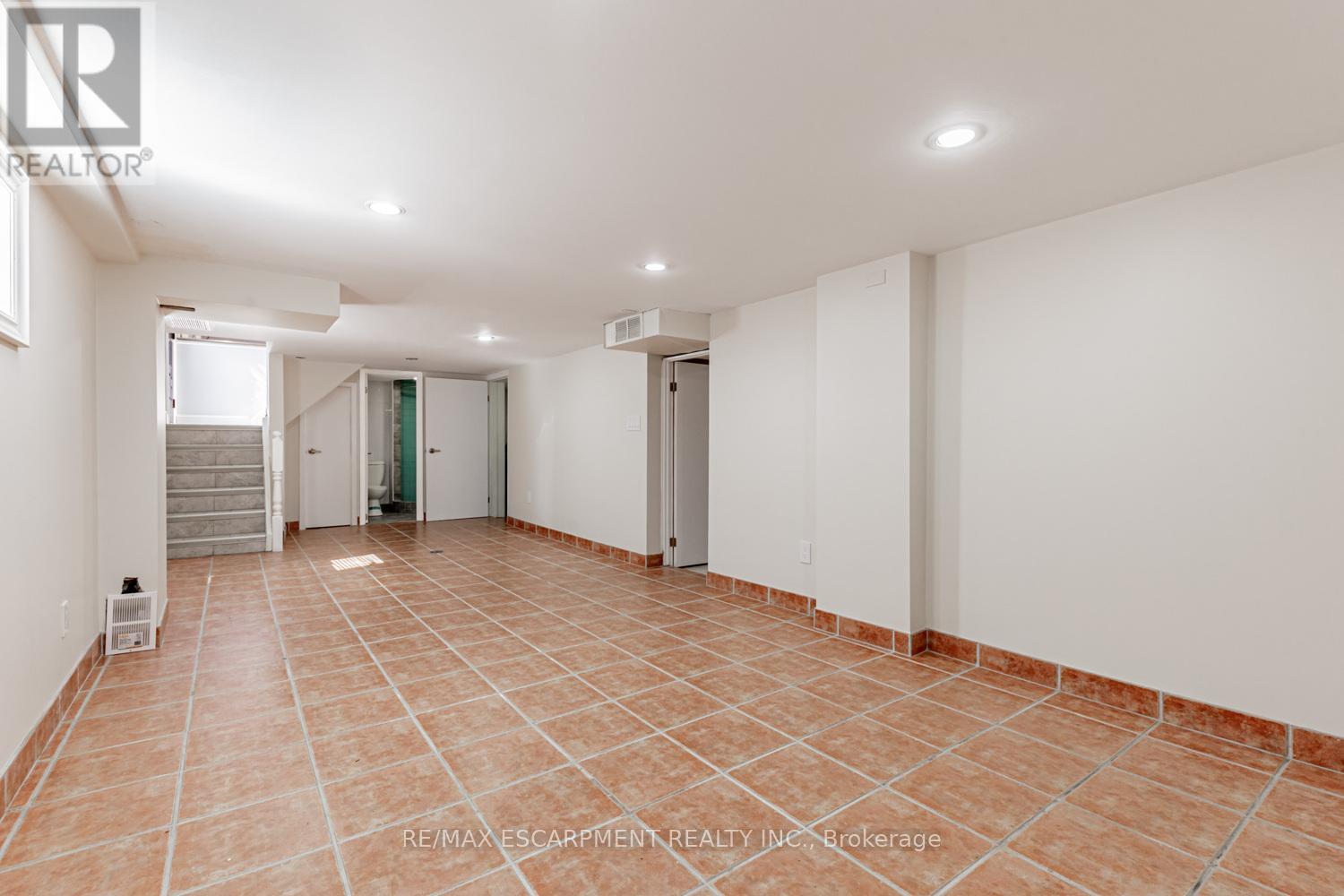 19 Stock Avenue, Toronto, Ontario  M8Z 5C3 - Photo 29 - W12412797