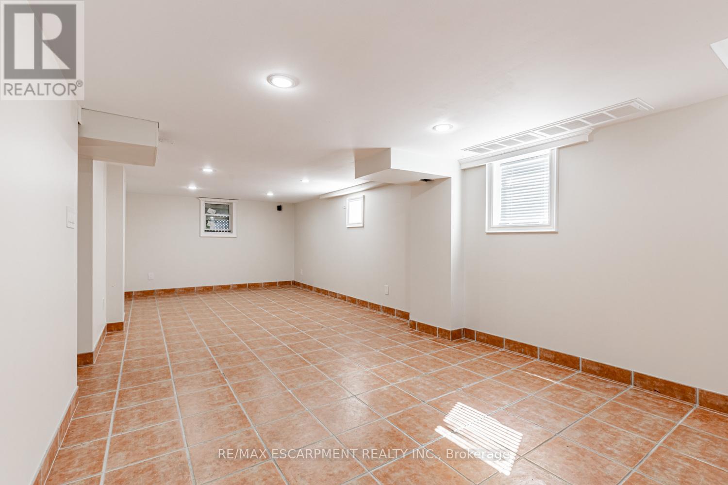 19 Stock Avenue, Toronto, Ontario  M8Z 5C3 - Photo 31 - W12412797