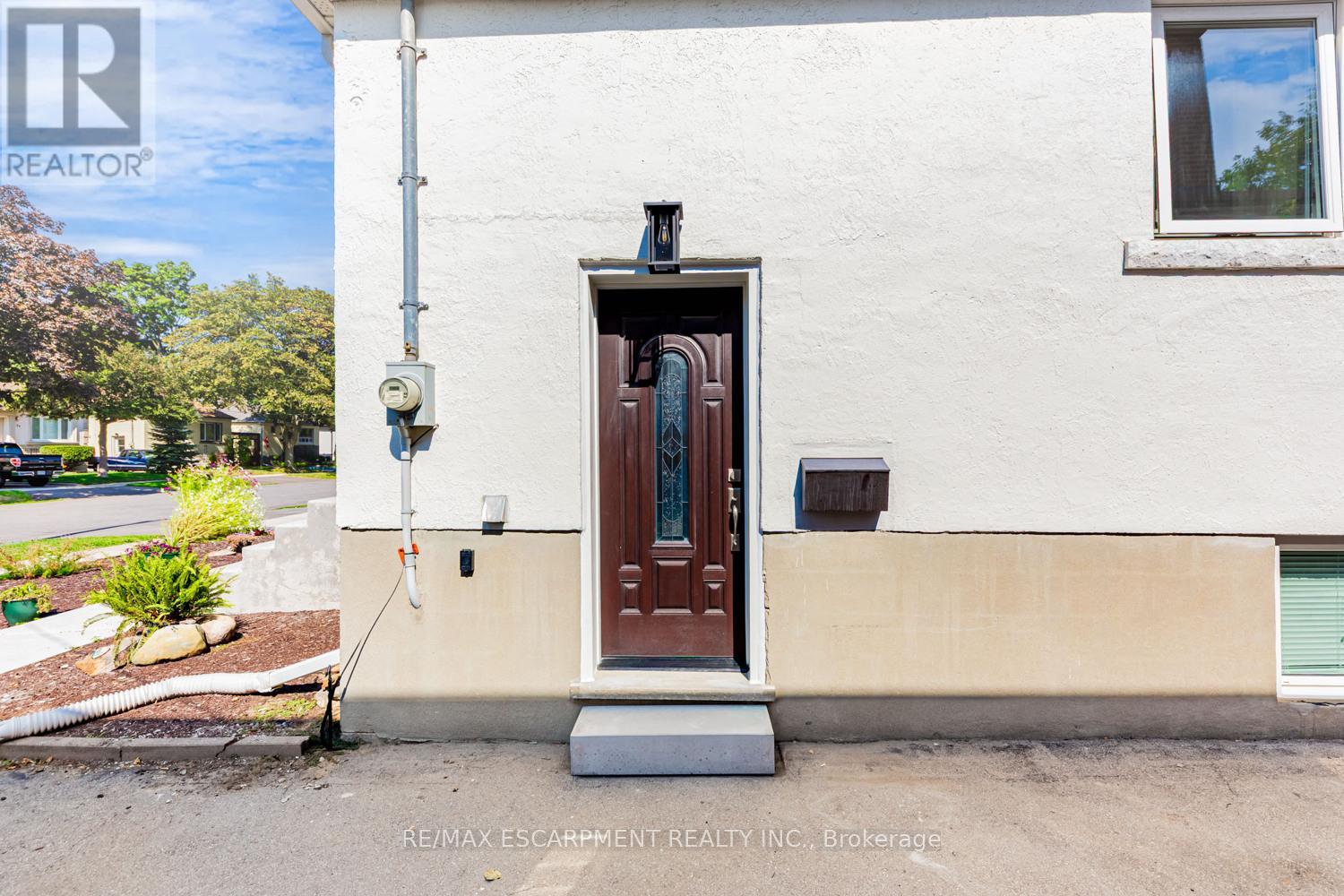 19 Stock Avenue, Toronto, Ontario  M8Z 5C3 - Photo 33 - W12412797