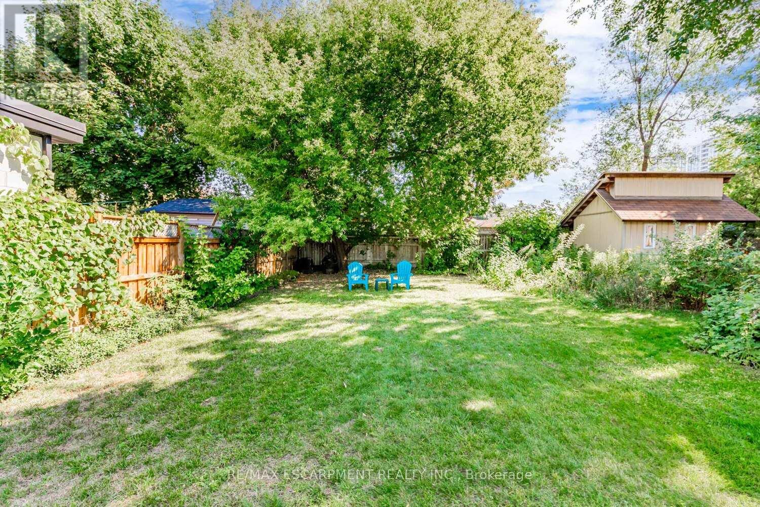 19 Stock Avenue, Toronto, Ontario  M8Z 5C3 - Photo 34 - W12412797
