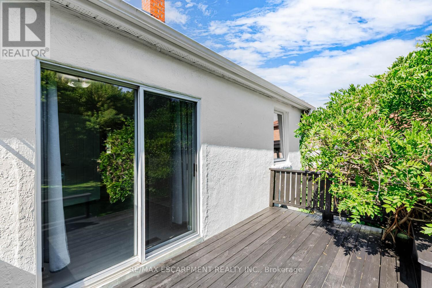 19 Stock Avenue, Toronto, Ontario  M8Z 5C3 - Photo 36 - W12412797