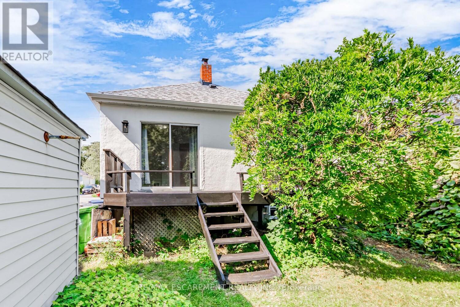 19 Stock Avenue, Toronto, Ontario  M8Z 5C3 - Photo 37 - W12412797