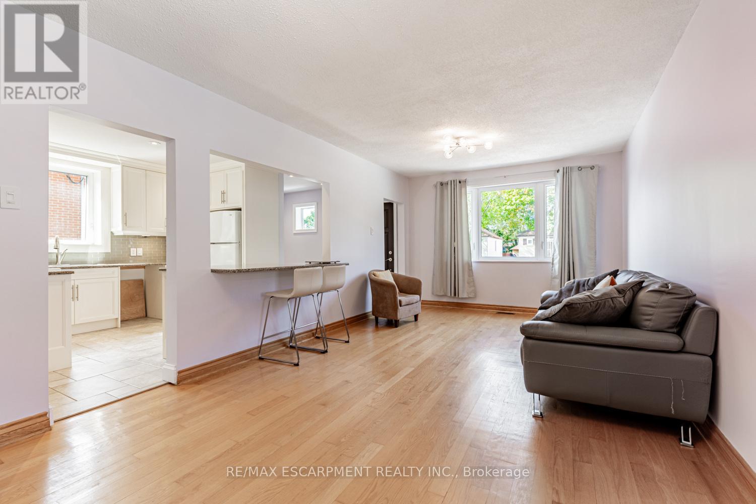 19 Stock Avenue, Toronto, Ontario  M8Z 5C3 - Photo 8 - W12412797