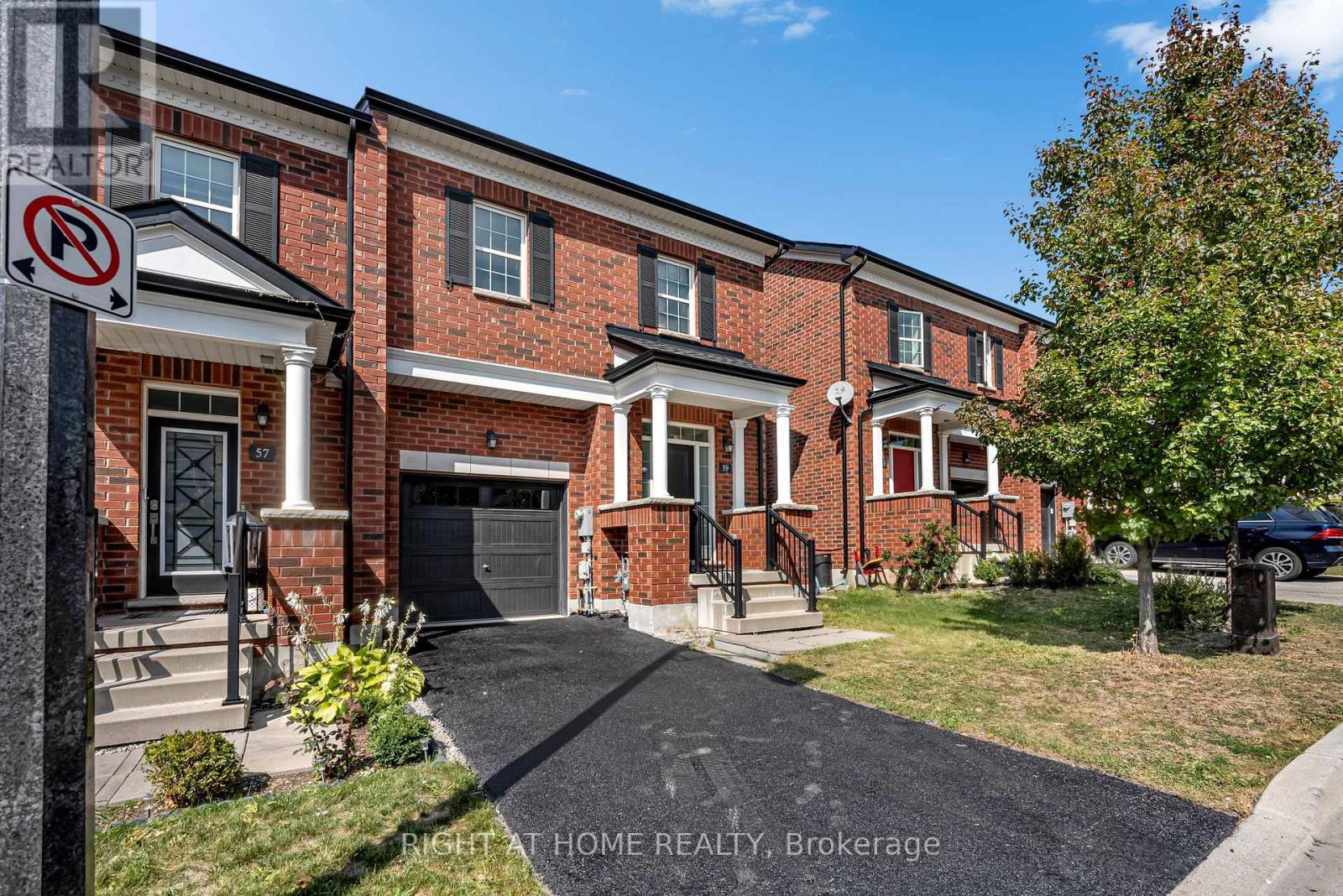 59 Henry Crescent, Milton, Ontario  L9T 9A4 - Photo 2 - W12412812