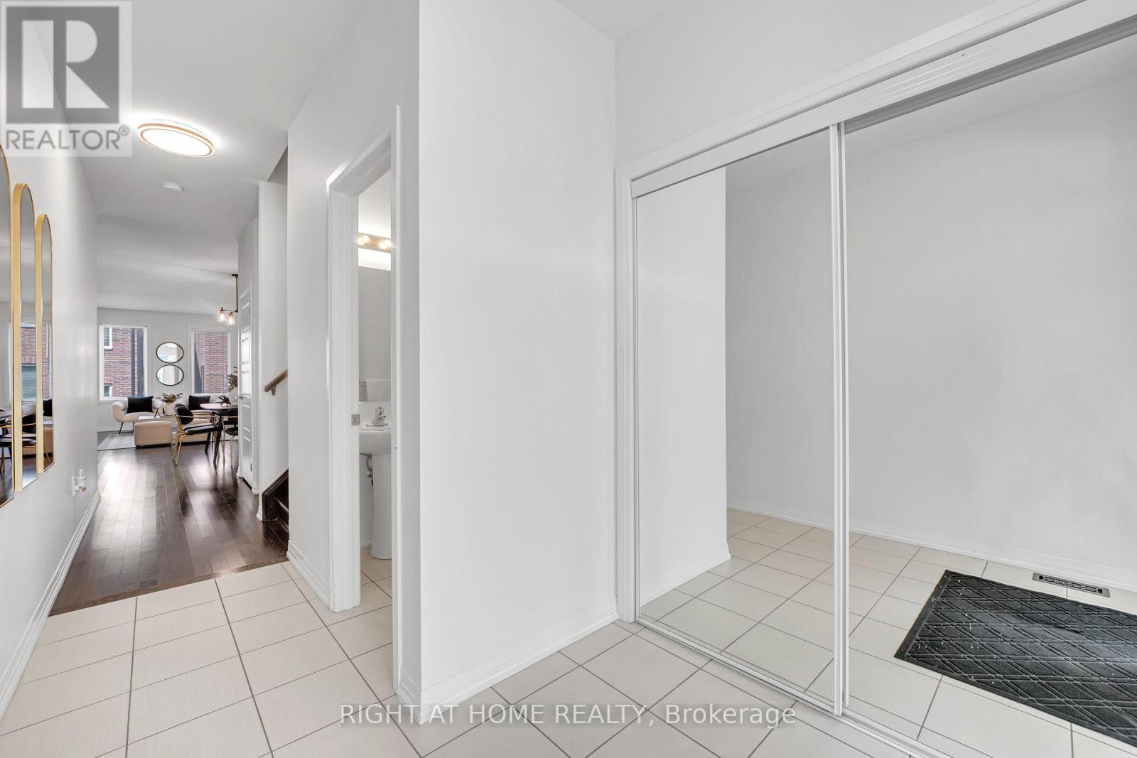 59 Henry Crescent, Milton, Ontario  L9T 9A4 - Photo 5 - W12412812