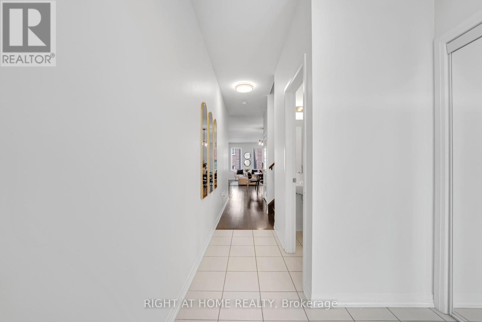59 Henry Crescent, Milton, Ontario  L9T 9A4 - Photo 6 - W12412812
