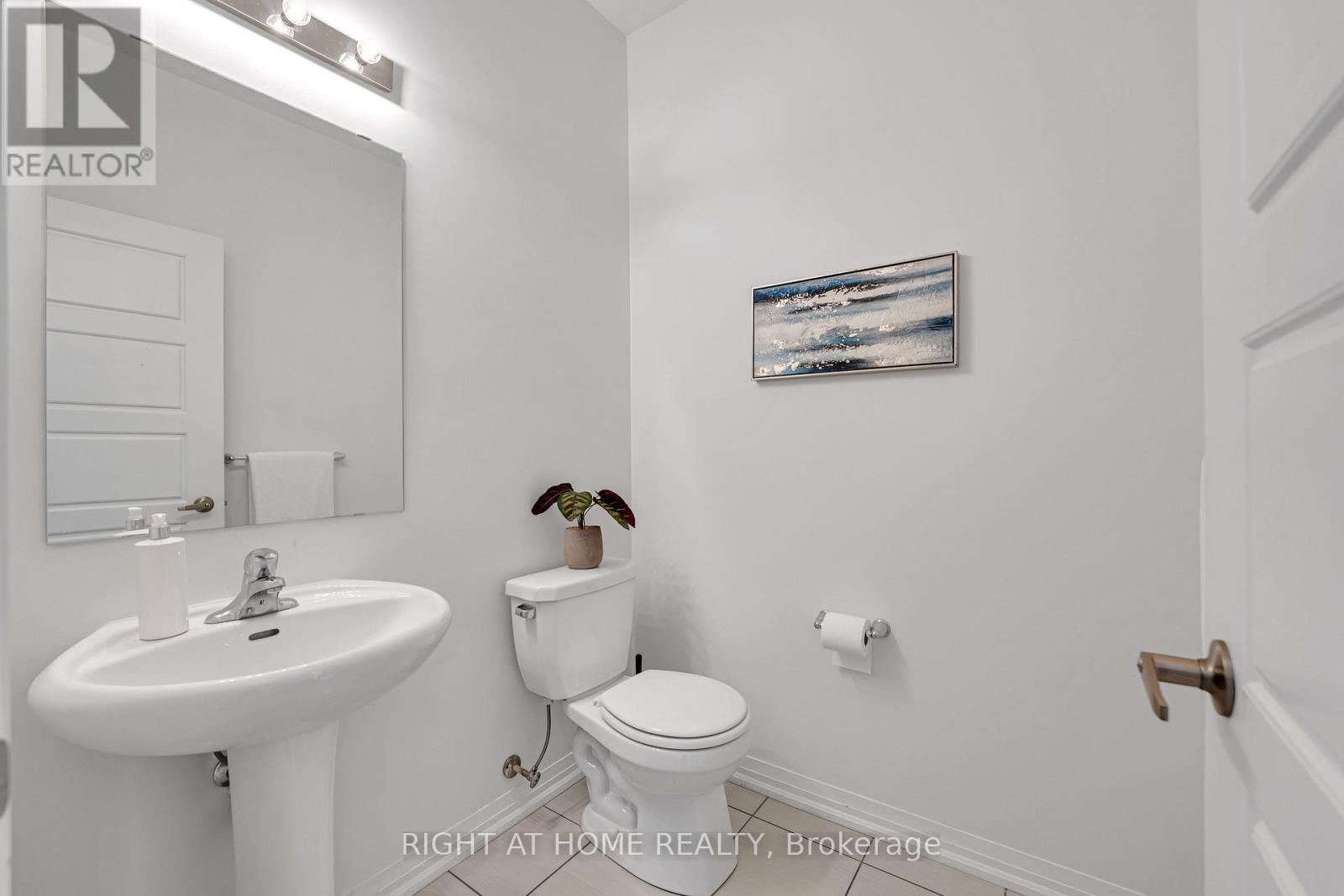 59 Henry Crescent, Milton, Ontario  L9T 9A4 - Photo 7 - W12412812