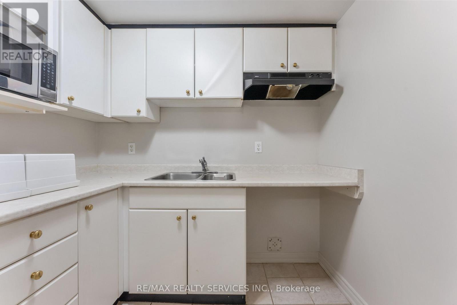 40 Herkes Drive, Brampton, Ontario  L6Y 5B2 - Photo 26 - W12412838