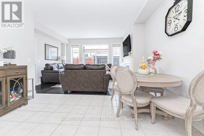 4 Foliage Drive, Brampton, Ontario  L7A 4M6 - Photo 16 - W12412884