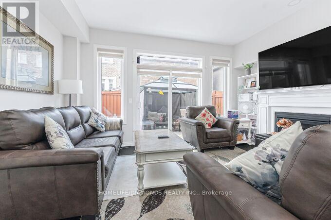 4 Foliage Drive, Brampton, Ontario  L7A 4M6 - Photo 18 - W12412884