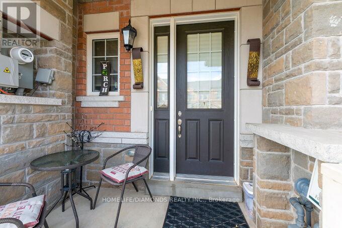 4 Foliage Drive, Brampton, Ontario  L7A 4M6 - Photo 3 - W12412884