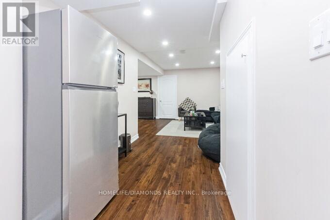 4 Foliage Drive, Brampton, Ontario  L7A 4M6 - Photo 37 - W12412884