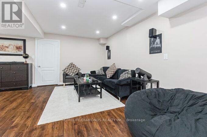 4 Foliage Drive, Brampton, Ontario  L7A 4M6 - Photo 39 - W12412884
