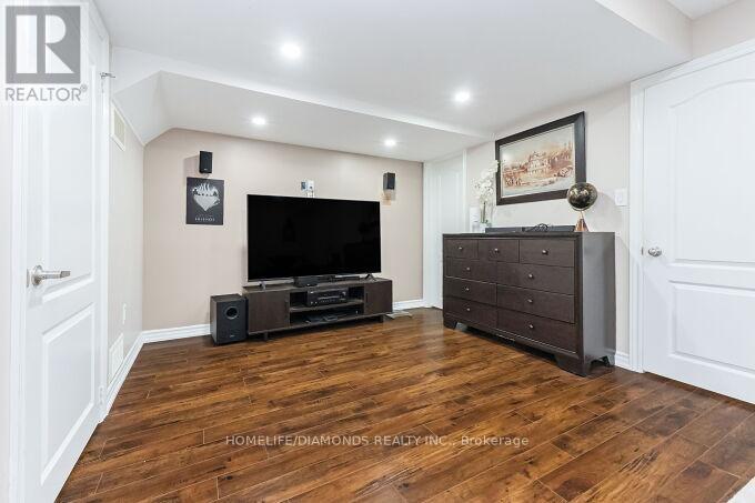 4 Foliage Drive, Brampton, Ontario  L7A 4M6 - Photo 42 - W12412884