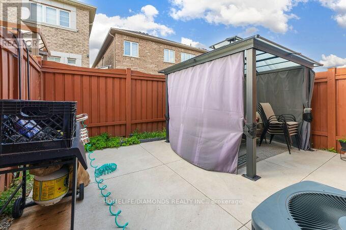4 Foliage Drive, Brampton, Ontario  L7A 4M6 - Photo 50 - W12412884