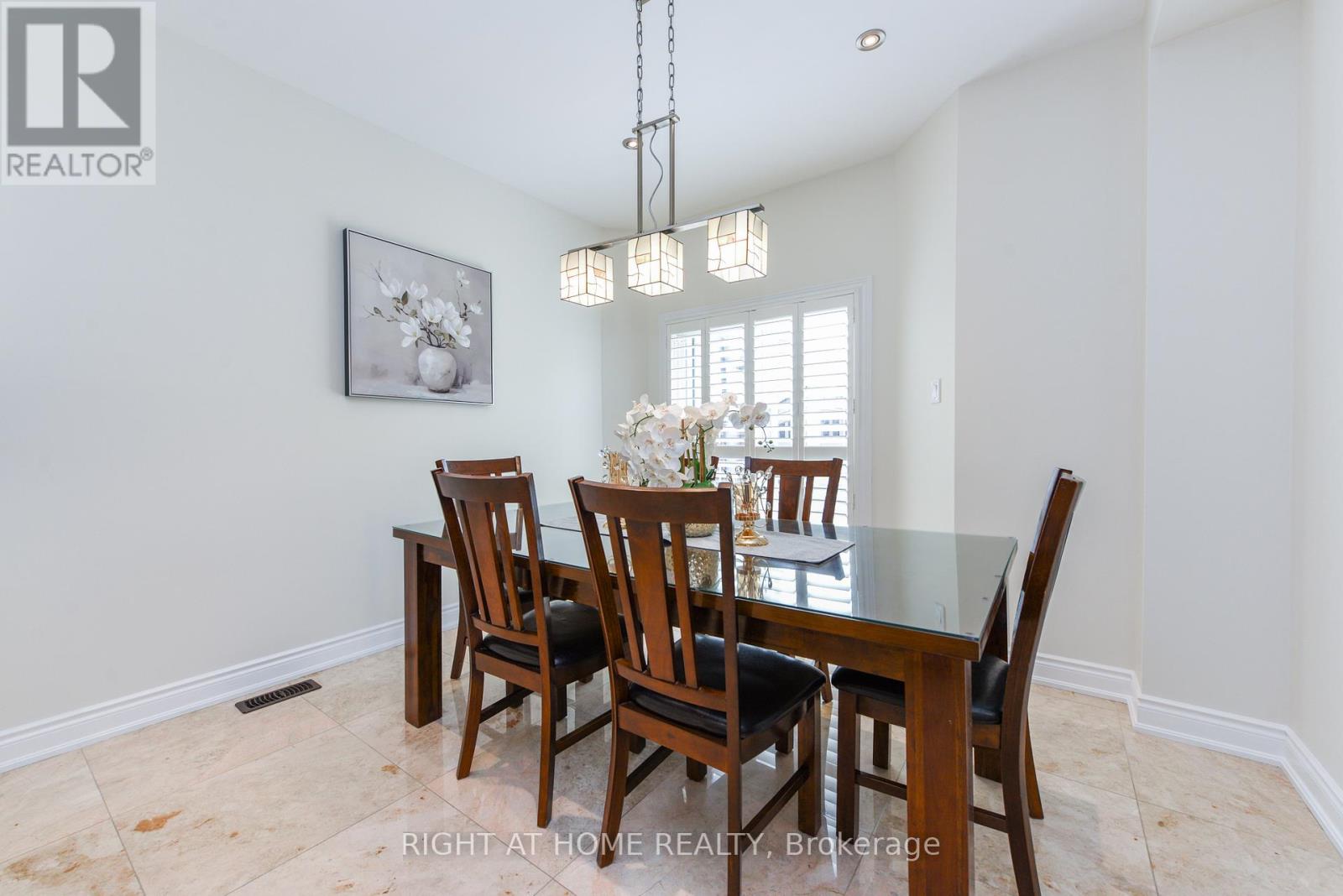 7148 Wrigley Court, Mississauga, Ontario  L5W 0C8 - Photo 11 - W12412904