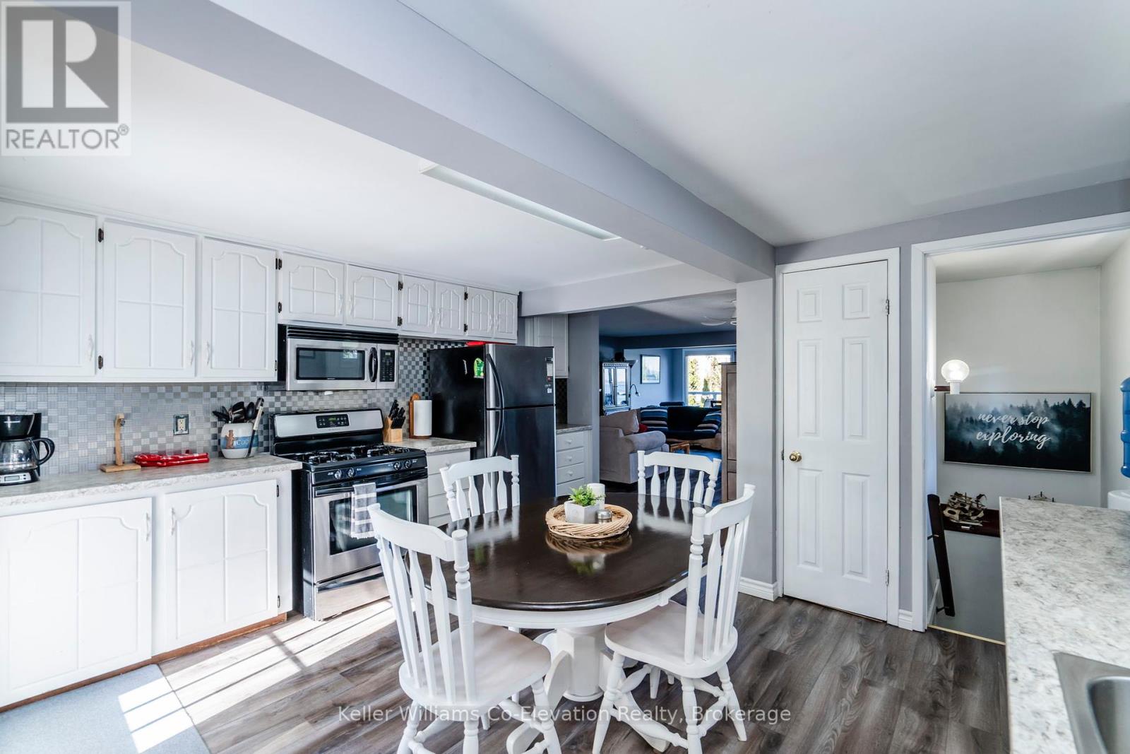 144 Grandview Road, Tay, Ontario  L0K 1R0 - Photo 11 - S12413040
