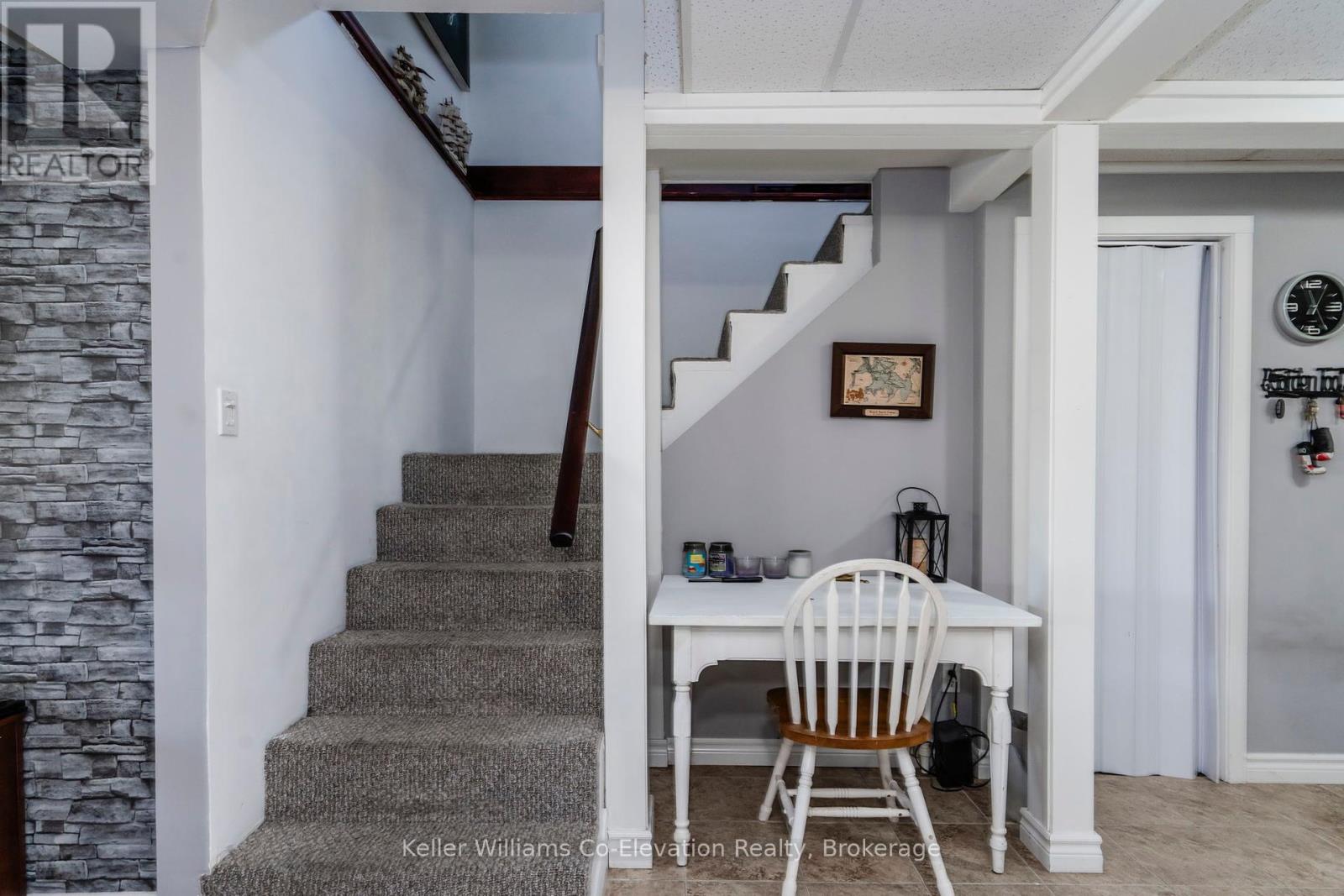 144 Grandview Road, Tay, Ontario  L0K 1R0 - Photo 12 - S12413040