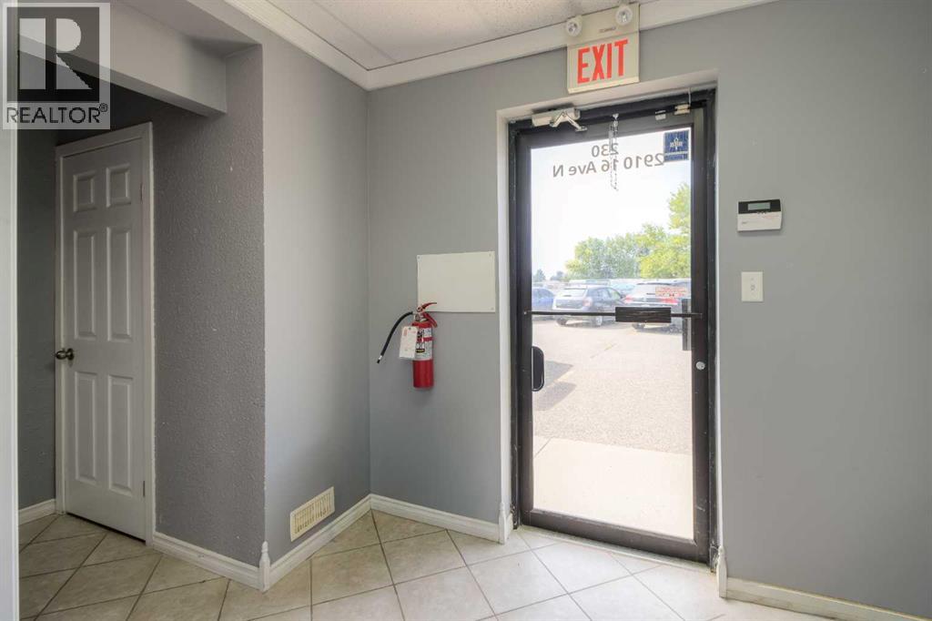 #230, 2910 16 Avenue N, Lethbridge, Alberta  T1H 5E9 - Photo 3 - A2252323