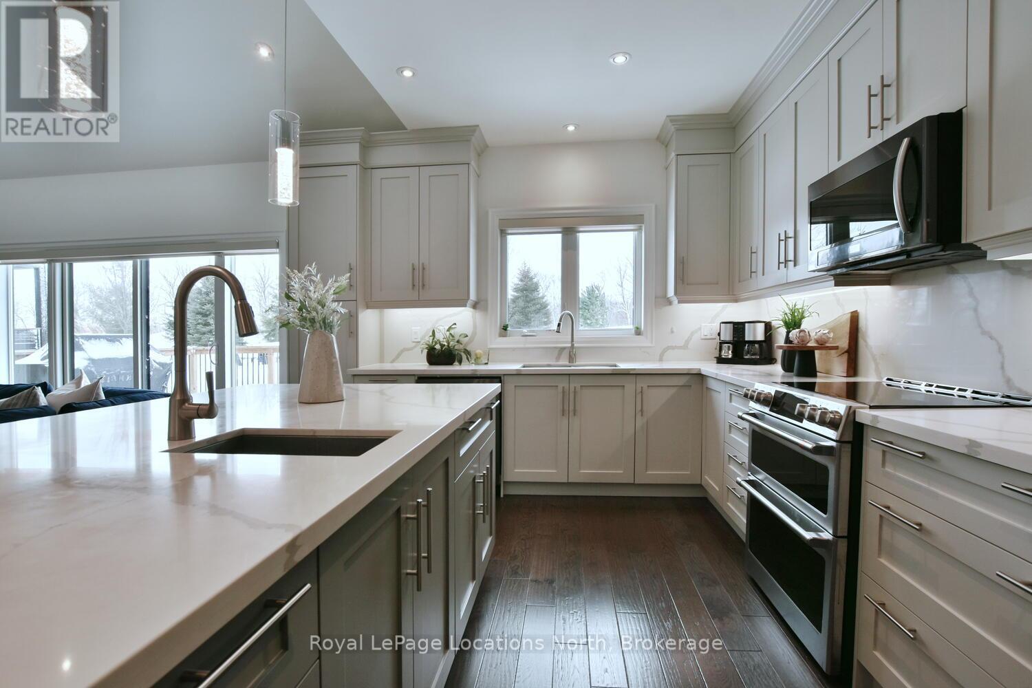 138 Crestview Court, Blue Mountains, Ontario  L9Y 0Z4 - Photo 22 - X12413069