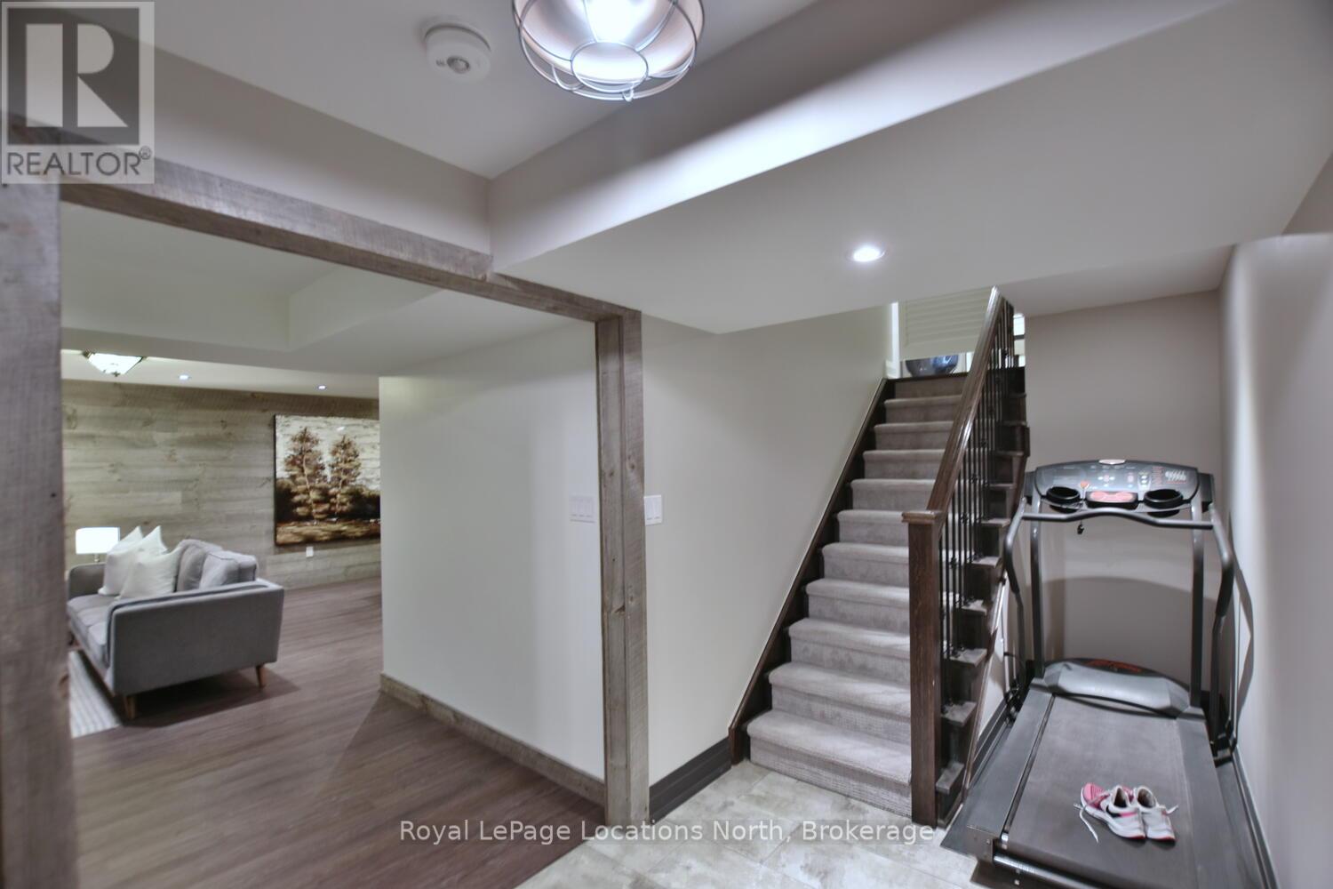 138 Crestview Court, Blue Mountains, Ontario  L9Y 0Z4 - Photo 32 - X12413069