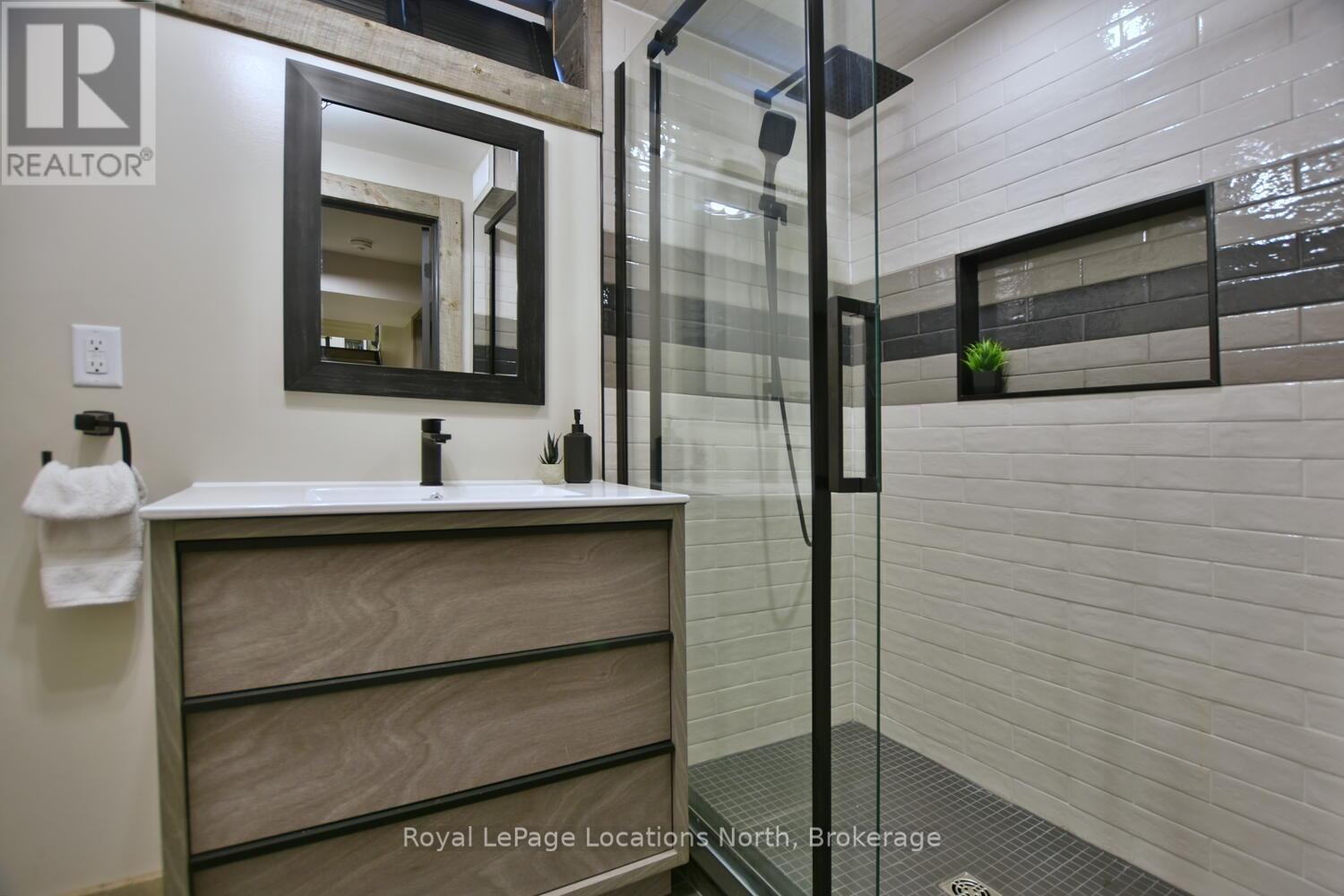 138 Crestview Court, Blue Mountains, Ontario  L9Y 0Z4 - Photo 38 - X12413069