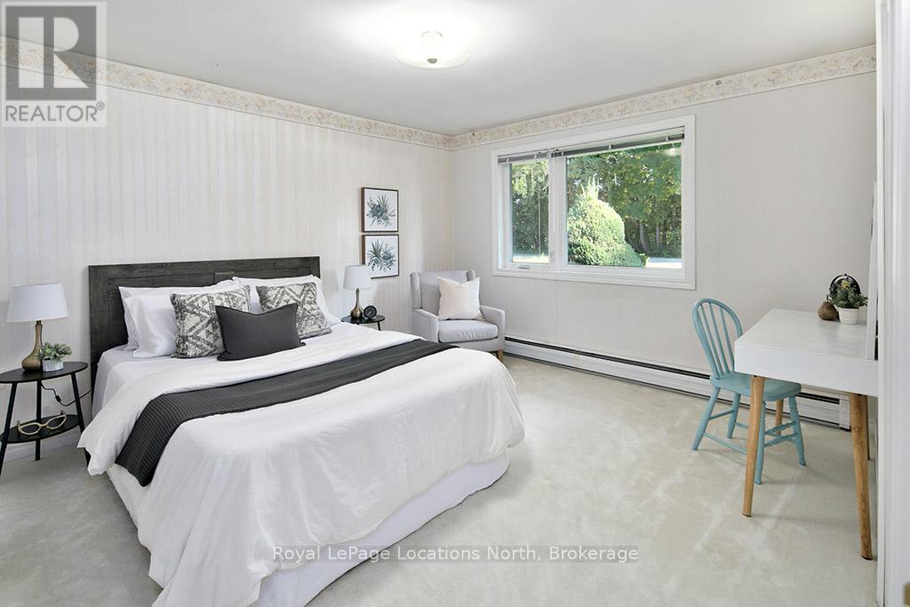 141 Hillcrest Drive, Blue Mountains, Ontario  N0H 1J0 - Photo 14 - X12413097