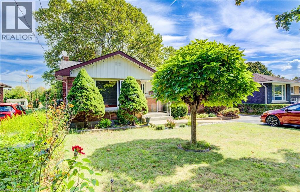 18 Edinburgh Drive, St. Catharines, Ontario  L2M 3H1 - Photo 3 - 40770161